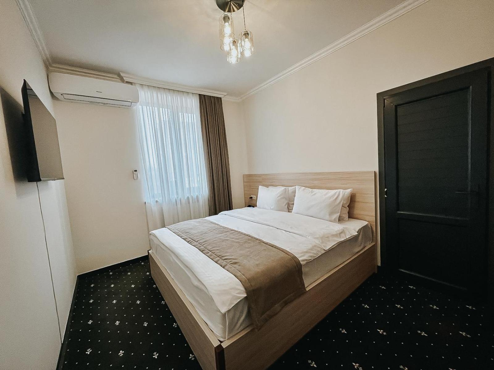Colette Hotel Jerevan Buitenkant foto
